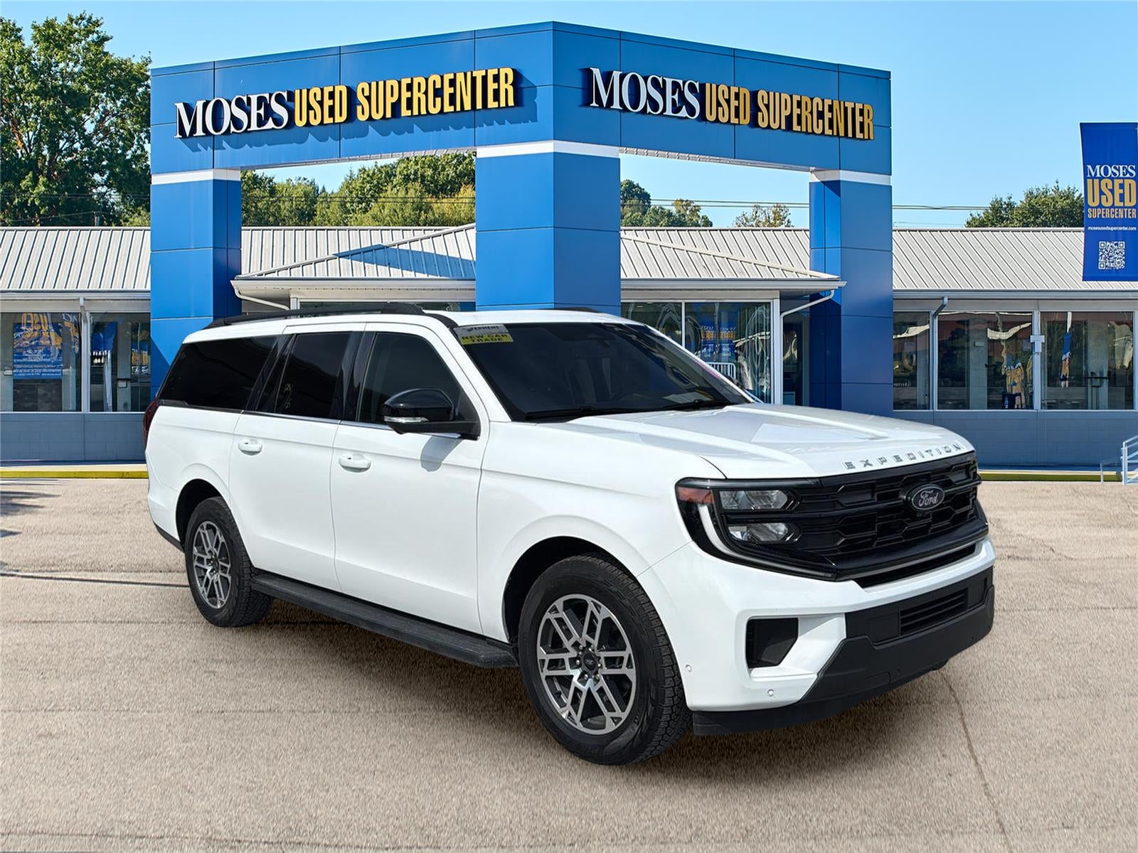 2025 Ford Expedition Max Active in Oxford White — front three-quarter view