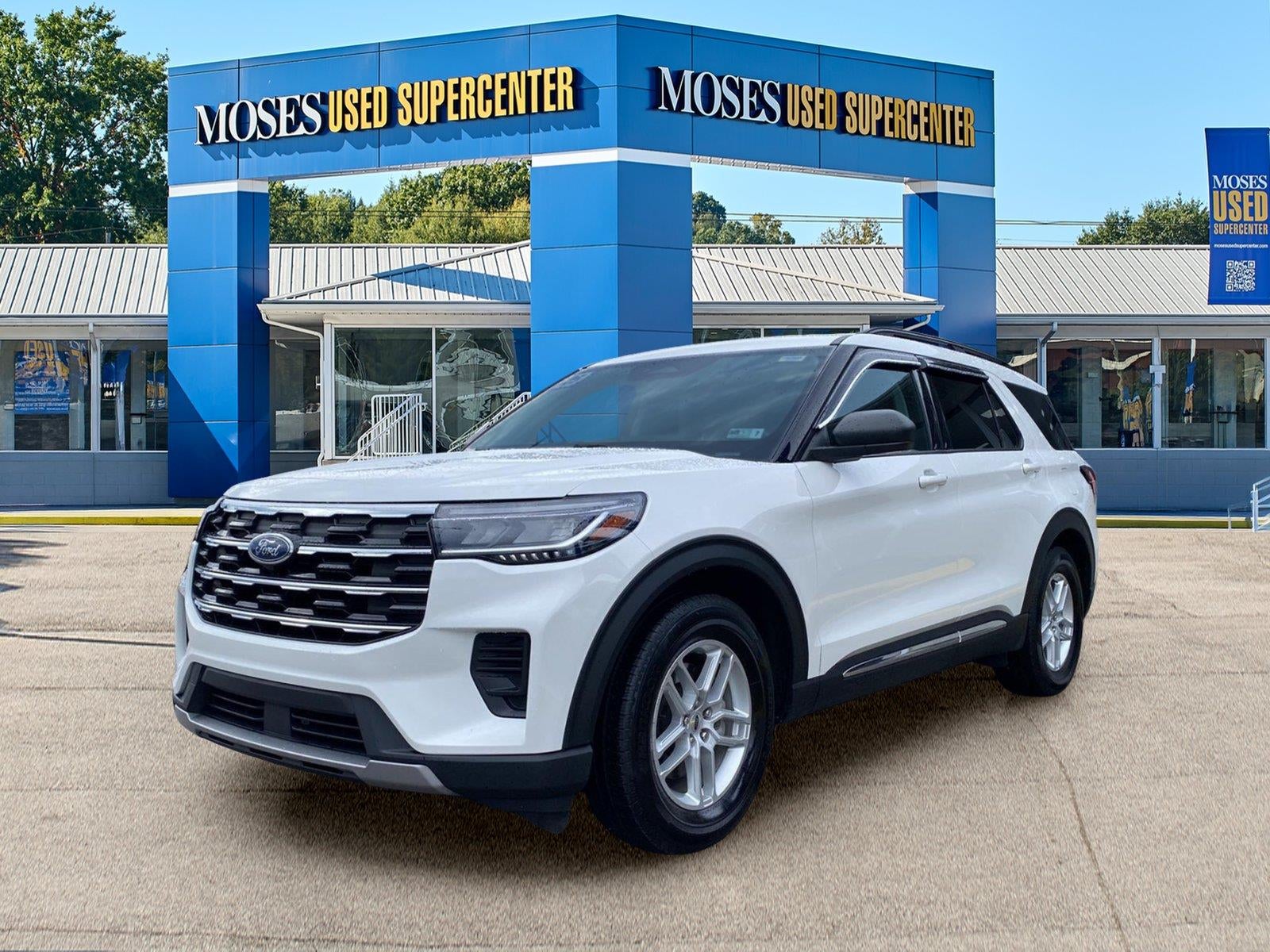2025 Ford Explorer Active in Star White Metallic Tri-Coat — front three-quarter view