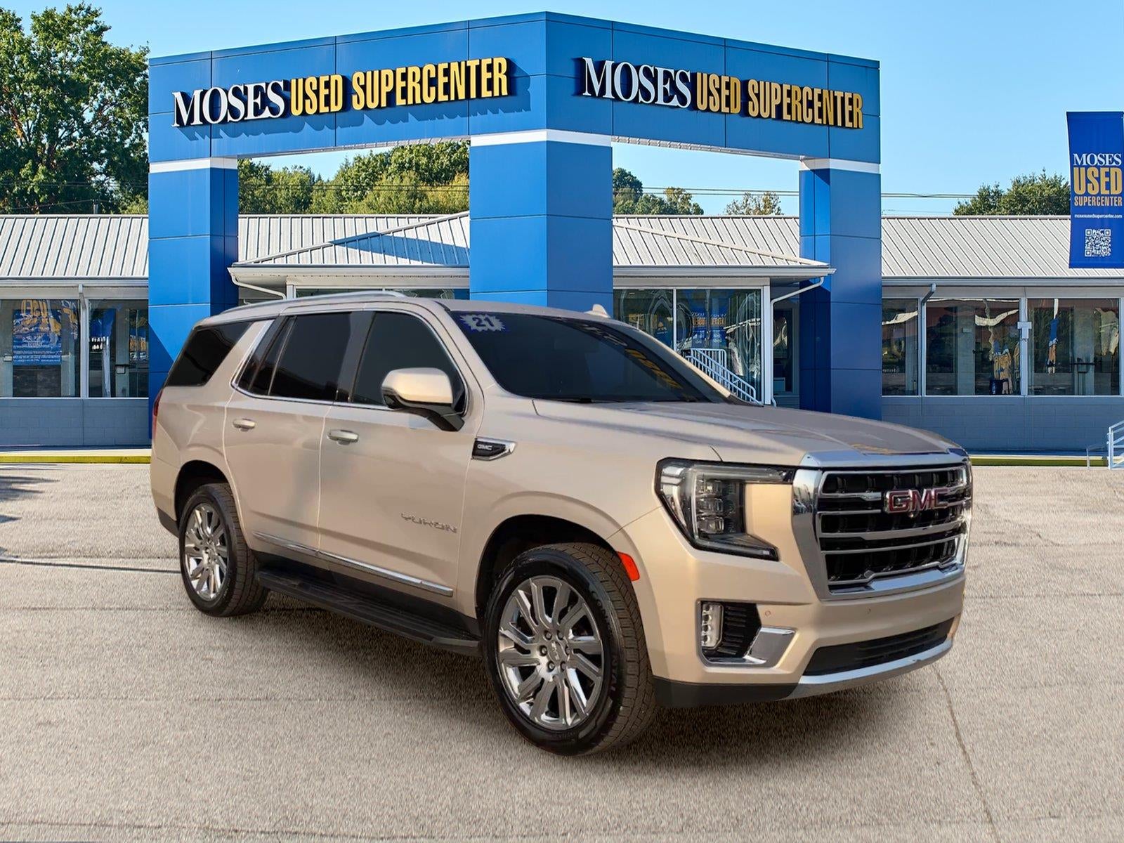 2021 GMC Yukon SLT in Pearl Beige Metallic — front three-quarter view