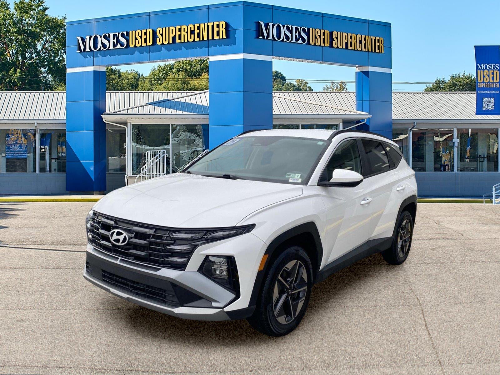 2025 Hyundai Tucson SEL in Serenity White Pearl — front three-quarter view