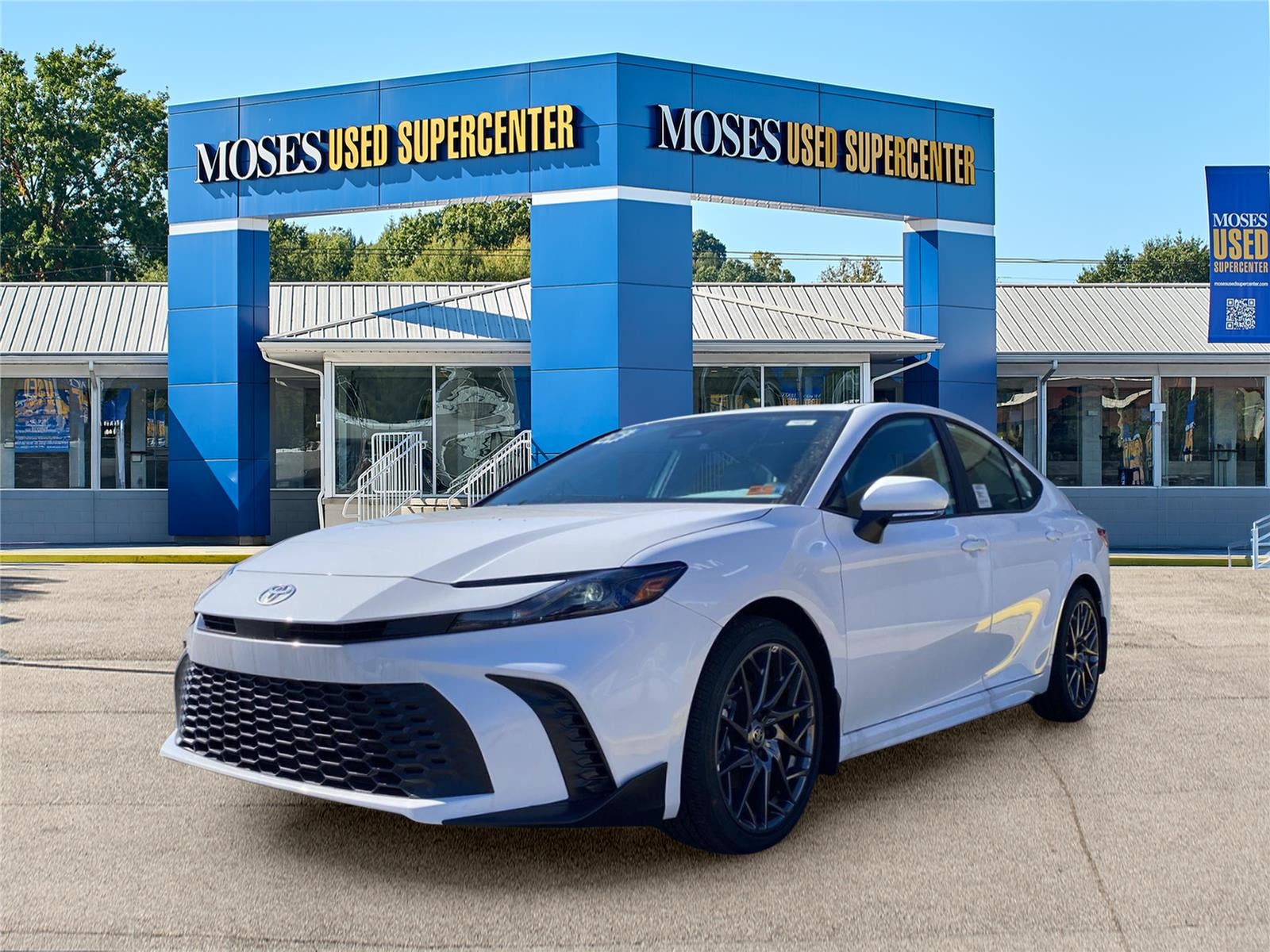 2026 Toyota Camry SE in Ice Cap — front three-quarter view