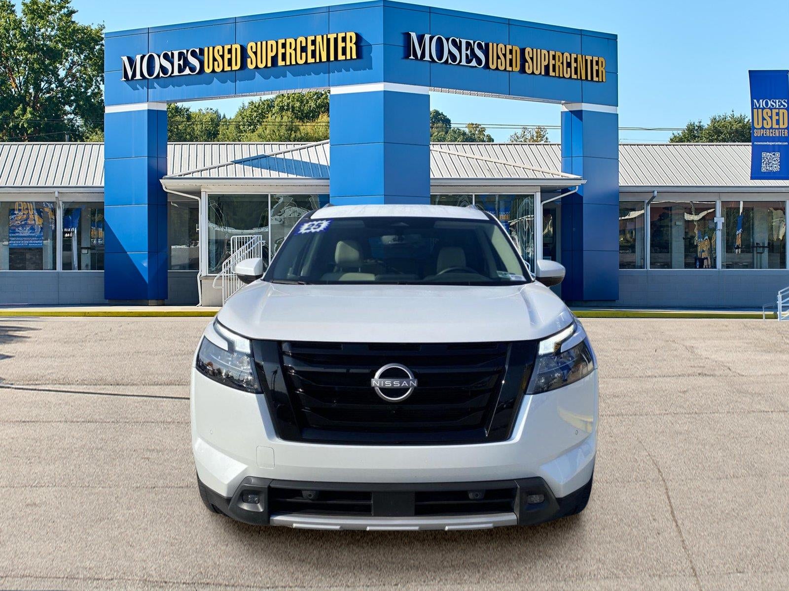 2025 Nissan Pathfinder — side profile view