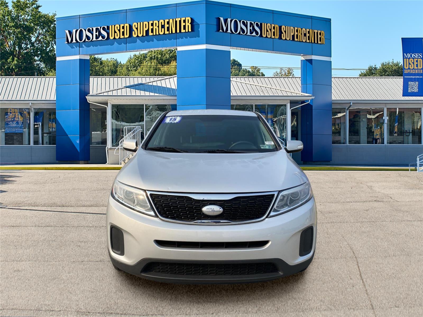 2015 Kia Sorento LX in Bright Silver — front three-quarter view