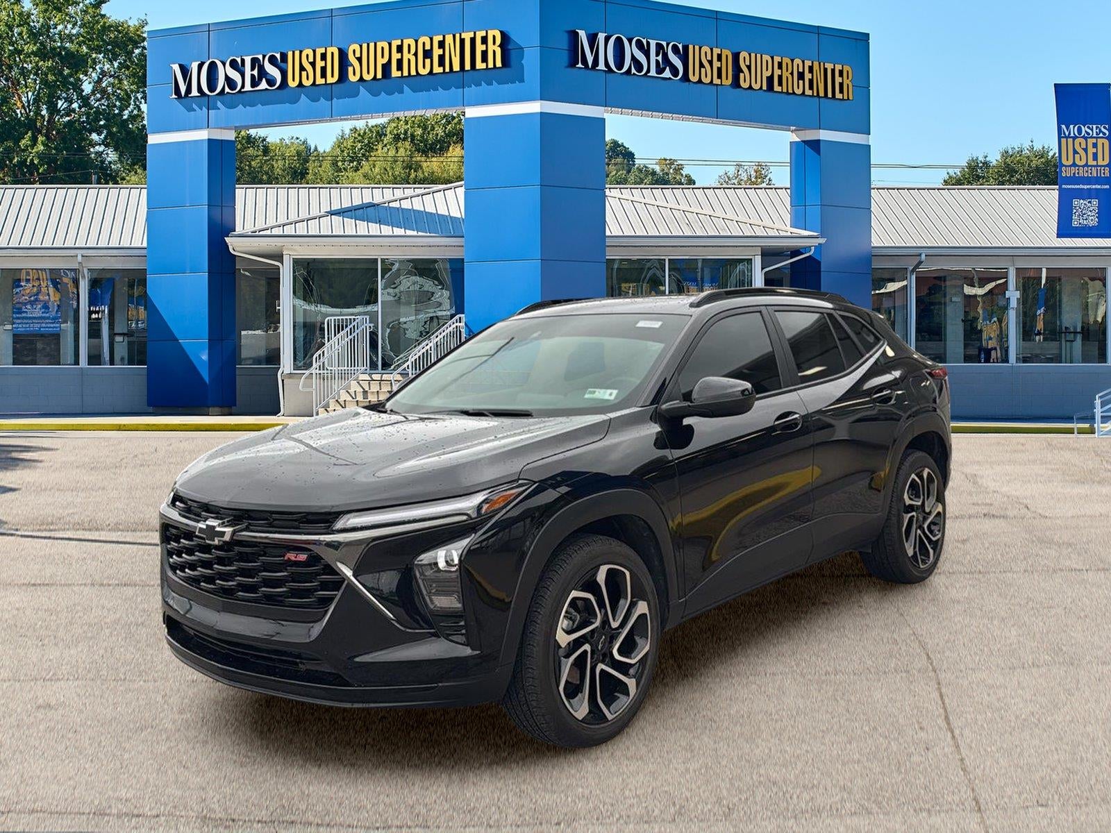 2024 Chevrolet Trax 2RS in Mosaic Black Metallic — front three-quarter view